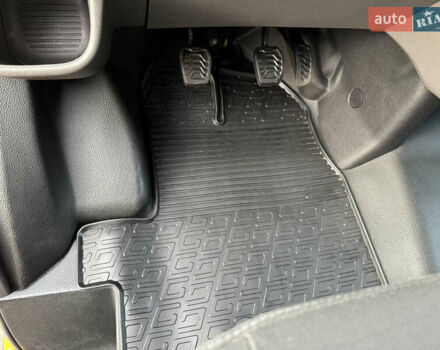 Жовтий Форд Транзит, об'ємом двигуна 2 л та пробігом 214 тис. км за 15300 $, фото 52 на Automoto.ua