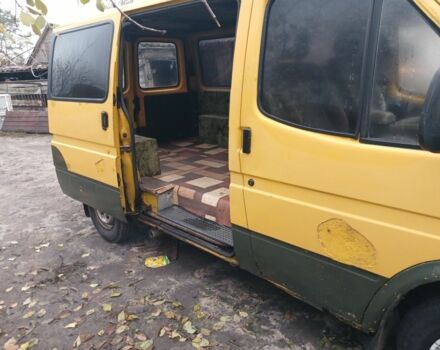 Желтый Форд Транзит, объемом двигателя 2.5 л и пробегом 35 тыс. км за 2000 $, фото 4 на Automoto.ua