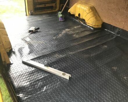 Желтый Форд Транзит, объемом двигателя 2 л и пробегом 312 тыс. км за 4000 $, фото 7 на Automoto.ua