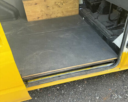 Желтый Форд Транзит, объемом двигателя 2 л и пробегом 240 тыс. км за 5500 $, фото 10 на Automoto.ua