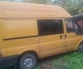 Желтый Форд Транзит, объемом двигателя 2 л и пробегом 330 тыс. км за 2875 $, фото 2 на Automoto.ua