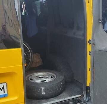 Желтый Форд Транзит, объемом двигателя 2 л и пробегом 290 тыс. км за 6296 $, фото 3 на Automoto.ua