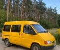 Желтый Форд Транзит, объемом двигателя 2.5 л и пробегом 293 тыс. км за 3200 $, фото 1 на Automoto.ua