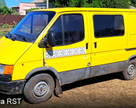Жовтий Форд Транзит, об'ємом двигуна 2.5 л та пробігом 200 тис. км за 1800 $, фото 1 на Automoto.ua