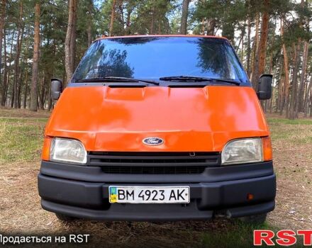 Желтый Форд Транзит, объемом двигателя 25 л и пробегом 325 тыс. км за 1950 $, фото 2 на Automoto.ua