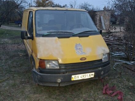 Жовтий Форд Транзит, об'ємом двигуна 0 л та пробігом 1000 тис. км за 500 $, фото 1 на Automoto.ua
