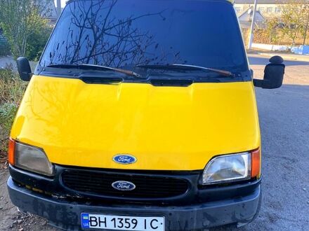 Желтый Форд Транзит, объемом двигателя 2.5 л и пробегом 777 тыс. км за 3000 $, фото 1 на Automoto.ua