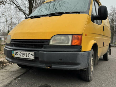 Желтый Форд Транзит, объемом двигателя 2.5 л и пробегом 622 тыс. км за 2300 $, фото 1 на Automoto.ua