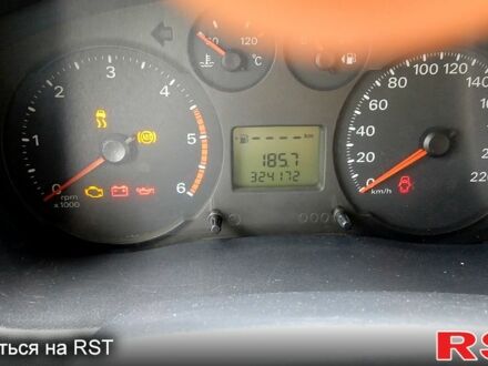 Жовтий Форд Транзит, об'ємом двигуна 2.2 л та пробігом 200 тис. км за 7600 $, фото 1 на Automoto.ua