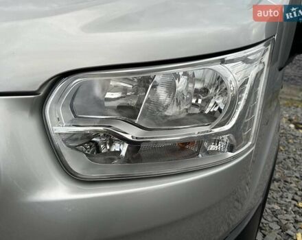 Серый Форд Транзит, объемом двигателя 2 л и пробегом 132 тыс. км за 17650 $, фото 12 на Automoto.ua