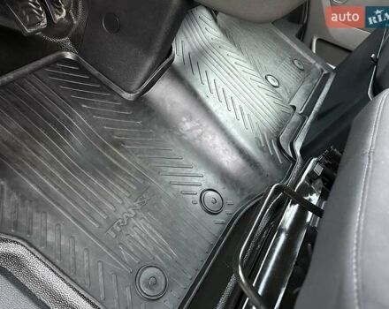 Серый Форд Транзит, объемом двигателя 2 л и пробегом 132 тыс. км за 17650 $, фото 56 на Automoto.ua