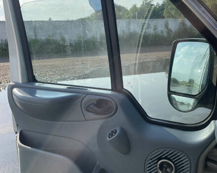 Серый Форд Транзит, объемом двигателя 2.2 л и пробегом 322 тыс. км за 9300 $, фото 4 на Automoto.ua