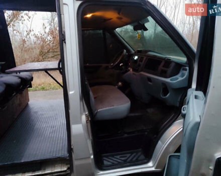 Сірий Форд Транзит, об'ємом двигуна 2.4 л та пробігом 288 тис. км за 9500 $, фото 13 на Automoto.ua