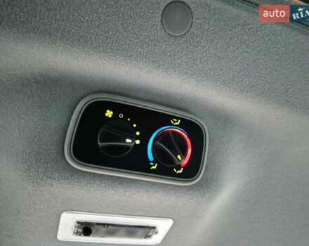 Сірий Форд Транзит, об'ємом двигуна 2.2 л та пробігом 270 тис. км за 13250 $, фото 28 на Automoto.ua