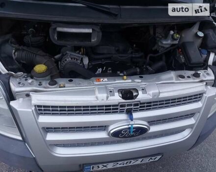 Сірий Форд Транзит, об'ємом двигуна 2.2 л та пробігом 412 тис. км за 15000 $, фото 30 на Automoto.ua