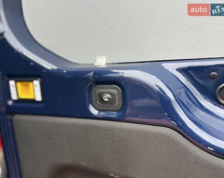 Синий Форд Транзит, объемом двигателя 2 л и пробегом 197 тыс. км за 16950 $, фото 8 на Automoto.ua