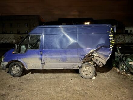 Синий Форд Транзит, объемом двигателя 2.4 л и пробегом 111 тыс. км за 1700 $, фото 1 на Automoto.ua