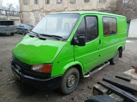 Зеленый Форд Транзит, объемом двигателя 2.5 л и пробегом 300 тыс. км за 1159 $, фото 1 на Automoto.ua