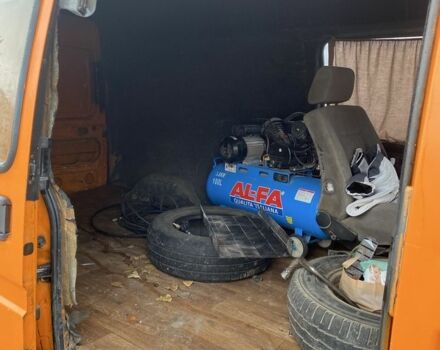 Помаранчевий Форд Транзит, об'ємом двигуна 2.5 л та пробігом 350 тис. км за 1920 $, фото 3 на Automoto.ua