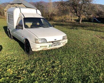 Белый Форд Виндстар, объемом двигателя 1.8 л и пробегом 350 тыс. км за 750 $, фото 1 на Automoto.ua