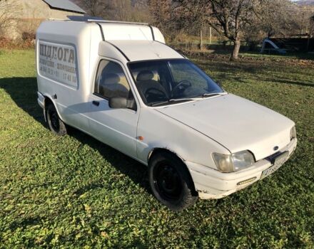 Белый Форд Виндстар, объемом двигателя 1.8 л и пробегом 350 тыс. км за 750 $, фото 2 на Automoto.ua