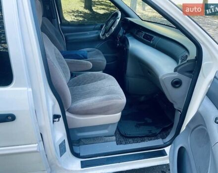 Форд Виндстар 1996 в Киеве на Automoto.ua Белый Форд Виндстар, объемом двигателя 3 л и пробегом 260 тыс. км за 2999 $, фото 13 на Automoto.ua