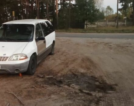 Белый Форд Виндстар, объемом двигателя 3.8 л и пробегом 300 тыс. км за 1700 $, фото 2 на Automoto.ua