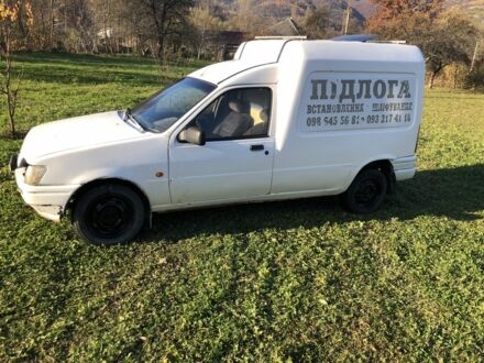 Белый Форд Виндстар, объемом двигателя 1.8 л и пробегом 350 тыс. км за 750 $, фото 1 на Automoto.ua