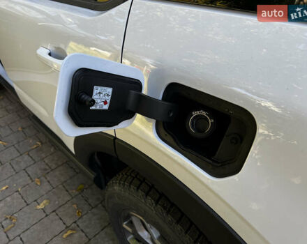 Белый Форд Bronco Sport, объемом двигателя 2 л и пробегом 158 тыс. км за 28800 $, фото 13 на Automoto.ua