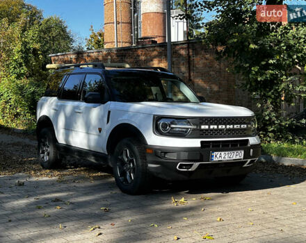 Белый Форд Bronco Sport, объемом двигателя 2 л и пробегом 158 тыс. км за 28800 $, фото 2 на Automoto.ua