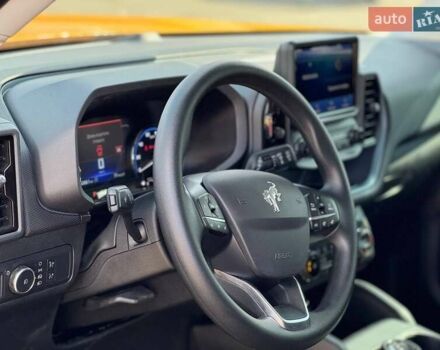 Желтый Форд Bronco Sport, объемом двигателя 2 л и пробегом 53 тыс. км за 32300 $, фото 4 на Automoto.ua