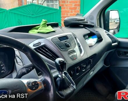 Белый Форд Custom, объемом двигателя 2 л и пробегом 160 тыс. км за 12000 $, фото 3 на Automoto.ua