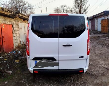 Белый Форд Custom, объемом двигателя 2 л и пробегом 240 тыс. км за 21000 $, фото 1 на Automoto.ua