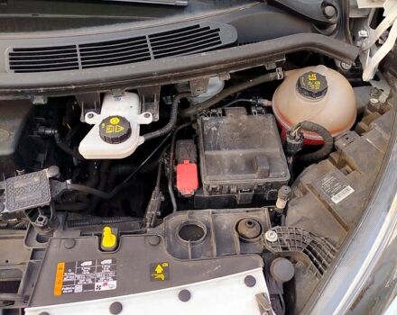 Белый Форд Custom, объемом двигателя 2 л и пробегом 240 тыс. км за 21000 $, фото 10 на Automoto.ua