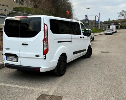 Белый Форд Custom, объемом двигателя 2 л и пробегом 140 тыс. км за 20000 $, фото 3 на Automoto.ua
