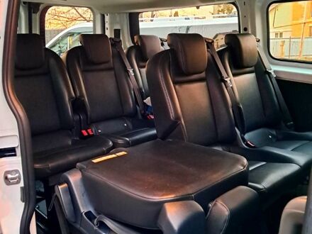 Белый Форд Custom, объемом двигателя 2 л и пробегом 125 тыс. км за 34000 $, фото 1 на Automoto.ua