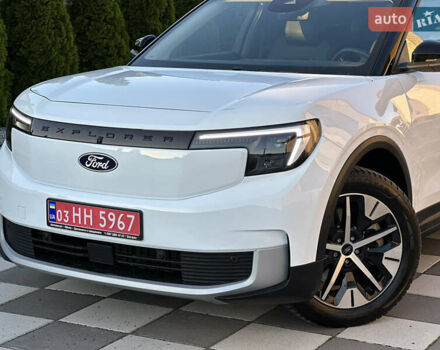 Белый Форд Explorer EV, объемом двигателя 0 л и пробегом 5 тыс. км за 38000 $, фото 9 на Automoto.ua