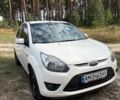 Білий Форд Figo, об'ємом двигуна 1.6 л та пробігом 209 тис. км за 6000 $, фото 1 на Automoto.ua