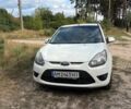 Білий Форд Figo, об'ємом двигуна 1.6 л та пробігом 209 тис. км за 6000 $, фото 2 на Automoto.ua