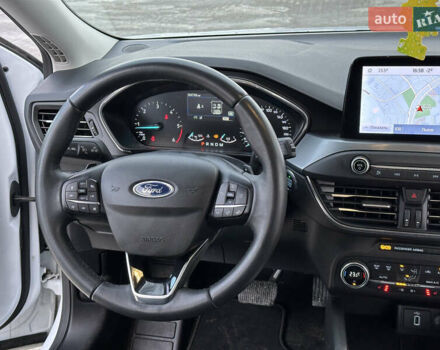 Белый Форд Focus Active, объемом двигателя 1.5 л и пробегом 165 тыс. км за 15200 $, фото 42 на Automoto.ua