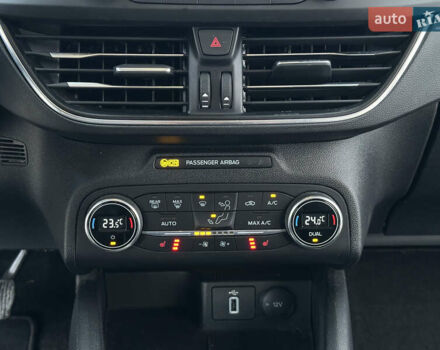 Белый Форд Focus Active, объемом двигателя 1.5 л и пробегом 165 тыс. км за 15200 $, фото 71 на Automoto.ua