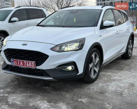 Белый Форд Focus Active, объемом двигателя 1.5 л и пробегом 165 тыс. км за 15200 $, фото 5 на Automoto.ua