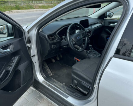 Серый Форд Focus Active, объемом двигателя 1 л и пробегом 176 тыс. км за 10500 $, фото 5 на Automoto.ua