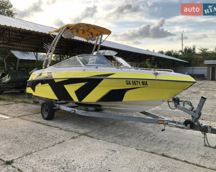 Жовтий Фор Вінс H210, об'ємом двигуна 5 л та пробігом 10 тис. км за 35000 $, фото 3 на Automoto.ua