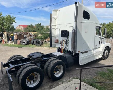Белый Фредлайнер Сэнчюри, объемом двигателя 12.7 л и пробегом 2 тыс. км за 12500 $, фото 2 на Automoto.ua