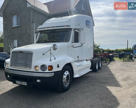 Белый Фредлайнер Сэнчюри, объемом двигателя 12.7 л и пробегом 2 тыс. км за 12500 $, фото 4 на Automoto.ua