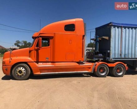 Оранжевый Фредлайнер Конвеншионал, объемом двигателя 12.7 л и пробегом 900 тыс. км за 13000 $, фото 1 на Automoto.ua