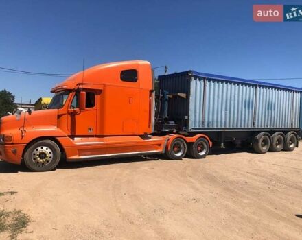 Оранжевый Фредлайнер Конвеншионал, объемом двигателя 12.7 л и пробегом 900 тыс. км за 13000 $, фото 2 на Automoto.ua