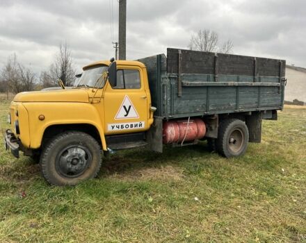 Желтый ГАЗ 13, объемом двигателя 4.3 л и пробегом 20 тыс. км за 2350 $, фото 1 на Automoto.ua