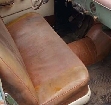 Синий ГАЗ 21 Волга, объемом двигателя 2.4 л и пробегом 100 тыс. км за 1500 $, фото 2 на Automoto.ua